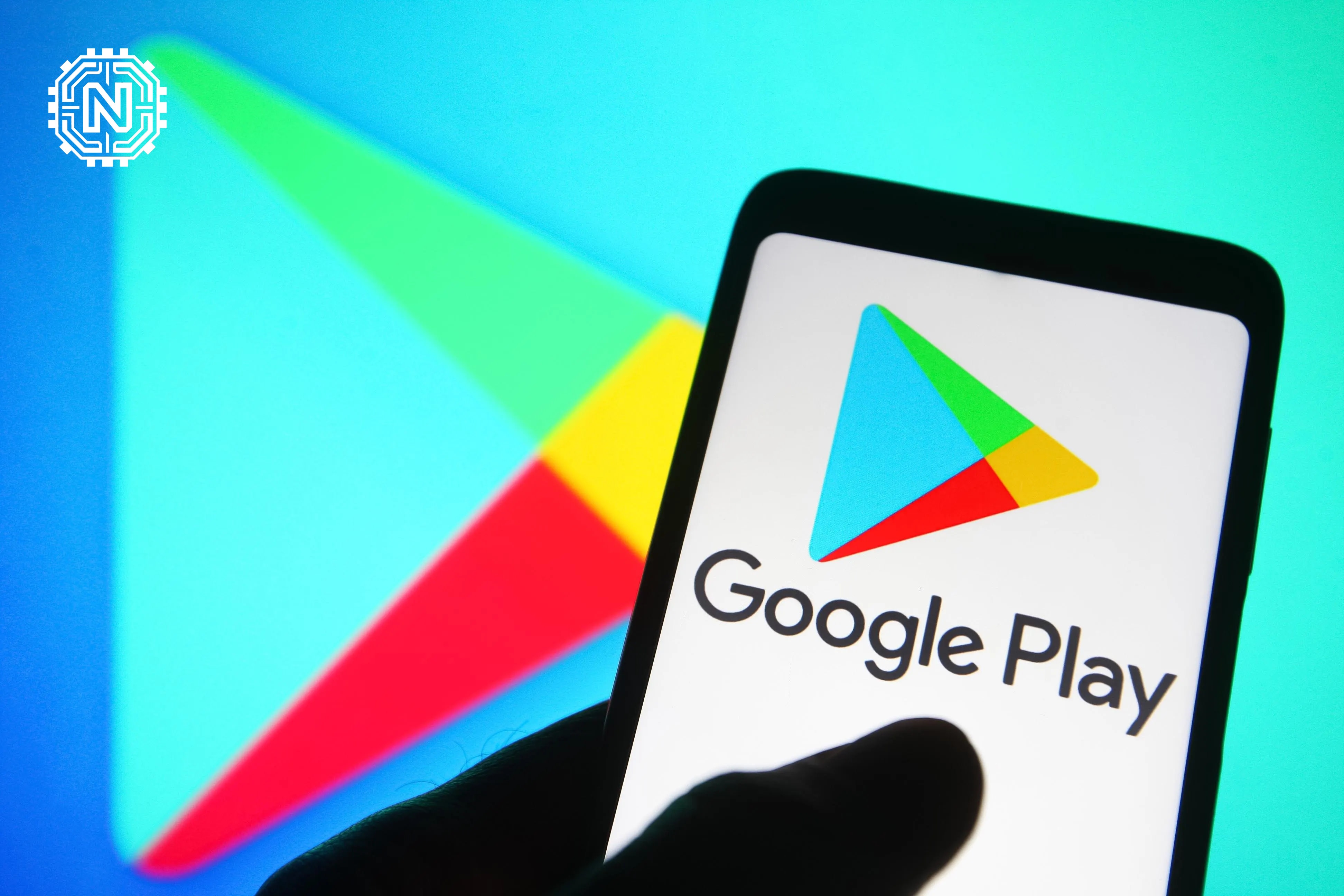Tech influencer reacting to Google Play Store fine news