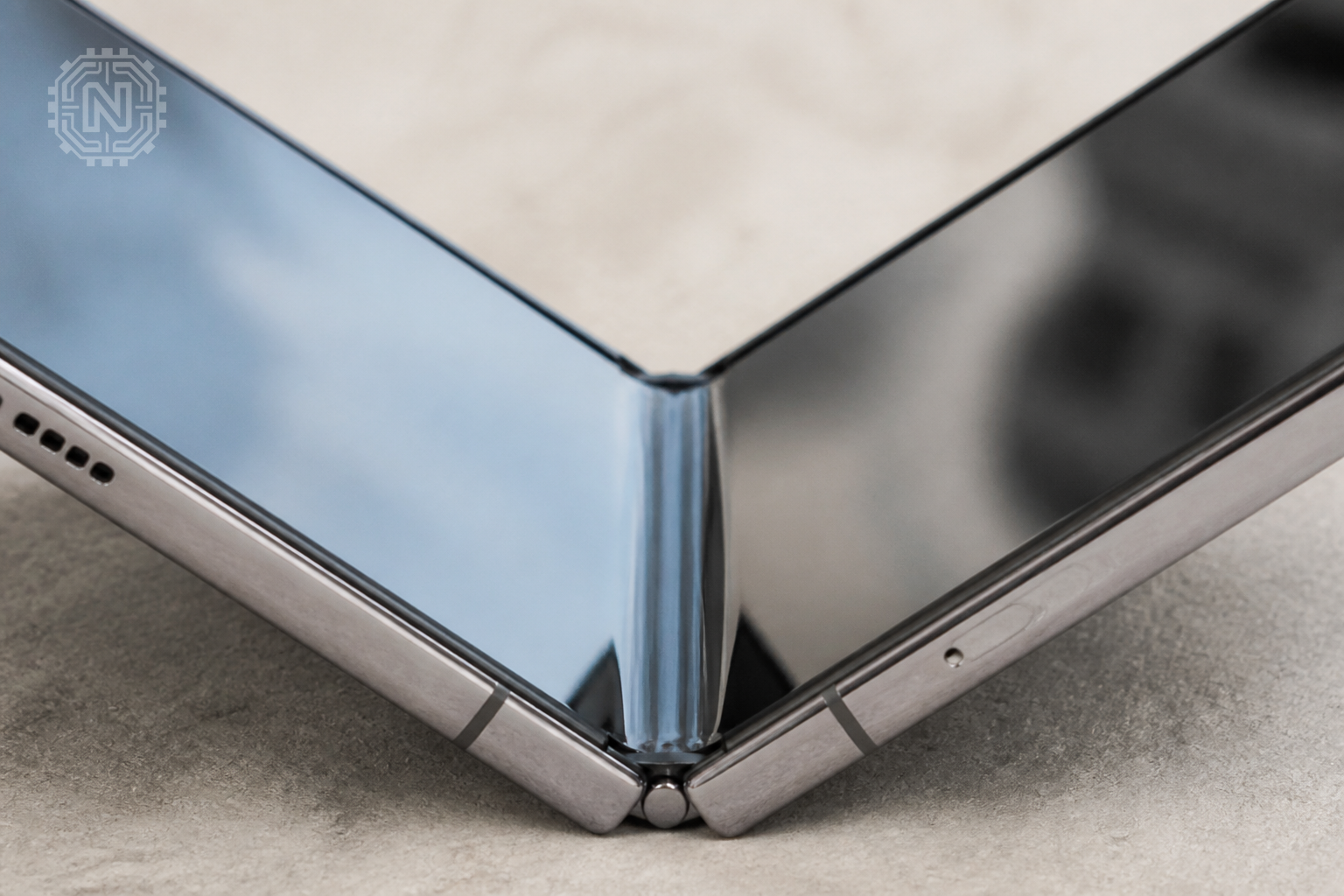 Close-up of Samsung Galaxy Z Flip 5 hinge and crease detail